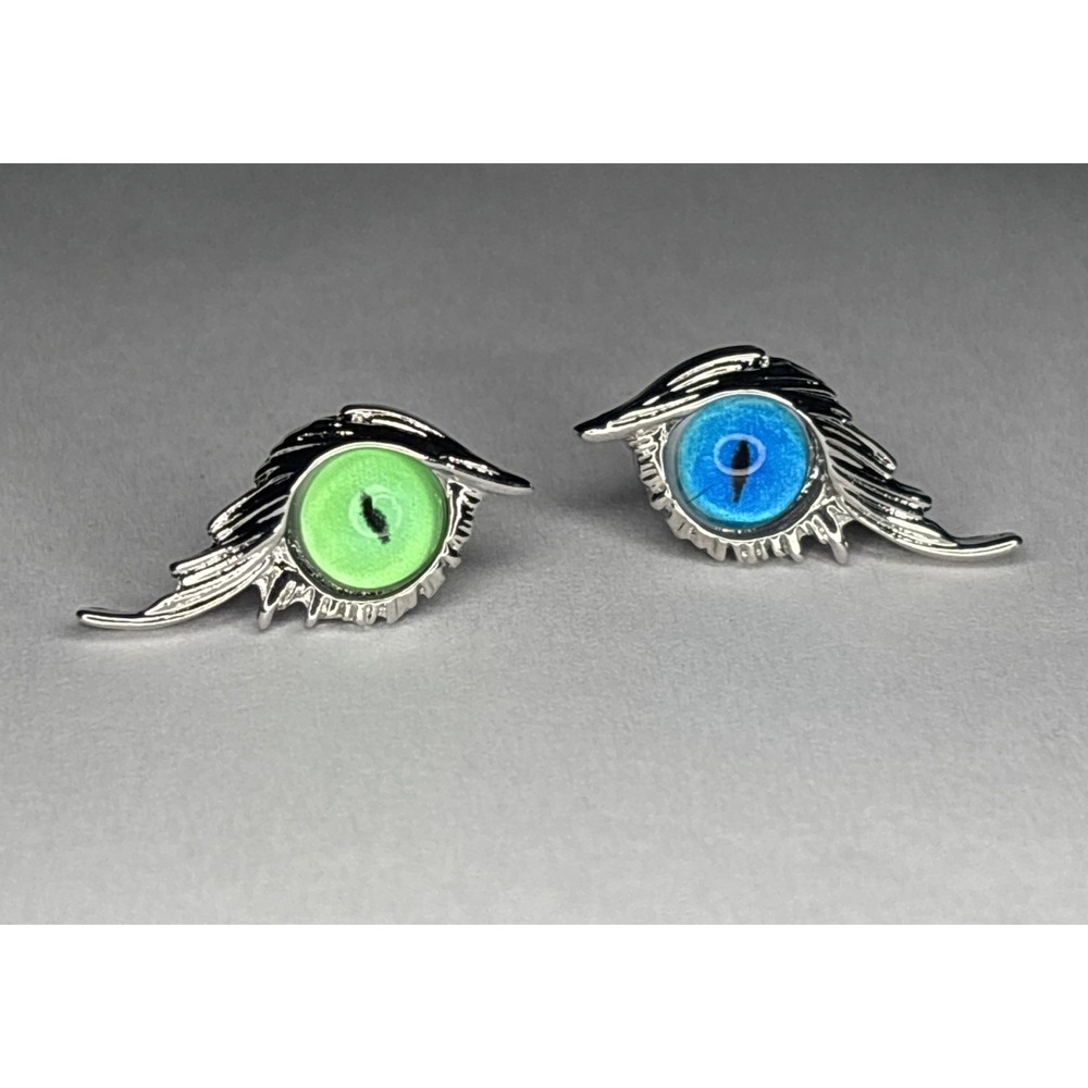 Pair Of Cat Eyes Blue And Green Pierced Stud Earrings Silver Tone